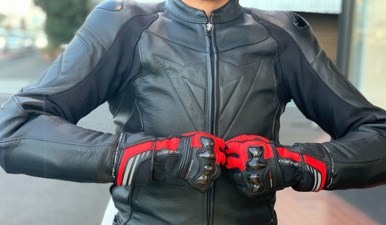 スポーツライディング愛好家必見『REACTO CARBON LONG GLOVES』 のご紹介